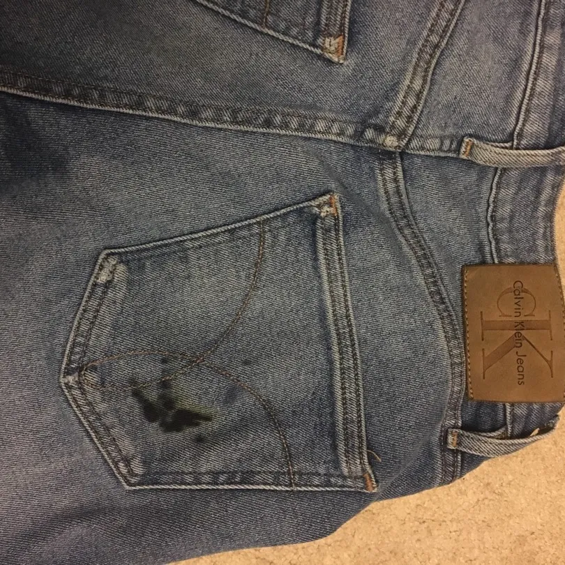 Calvin Klein Mom Jeans - 25 - (ink stain on pocket) photo 4
