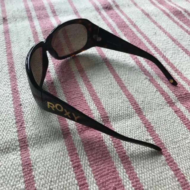 ROXY Brand Sunglasses photo 1