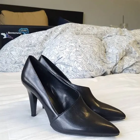Nine West Black Heels Size 6.5 photo 1