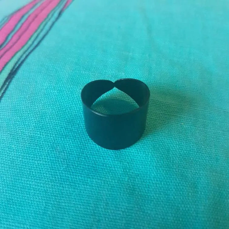 Adjustable Black Metal Ring photo 3