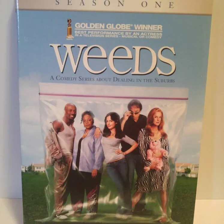 DVD Box Set: Weeds S01 photo 1