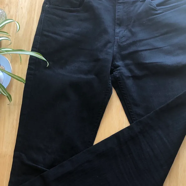 Men’s Black Levi Jeans 32x30 photo 3