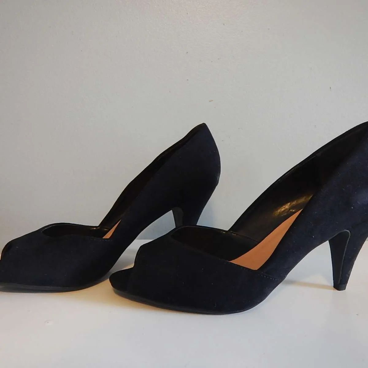 Black heel shoes photo 4