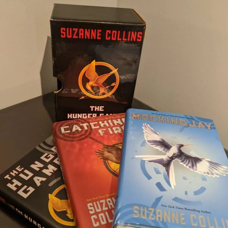 Hunger Games Books Trilogy photo 1