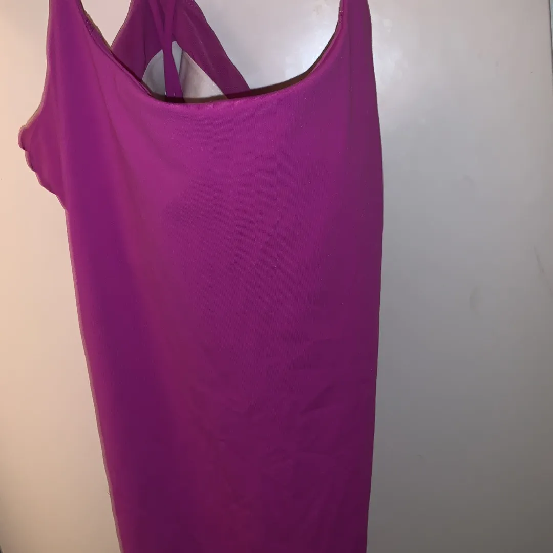 Cool Work Out Top With Back Cut Outs photo 3