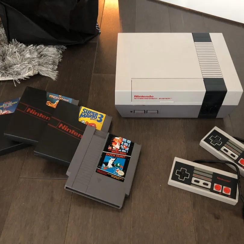 Original NES & 4 Games, 2 Controllers photo 1
