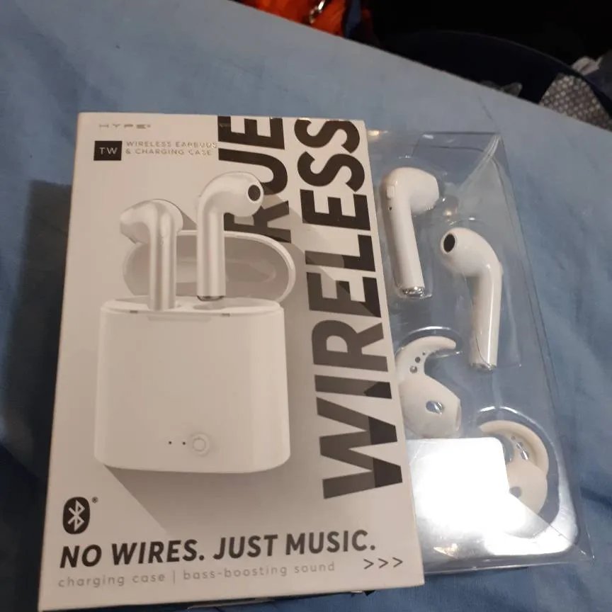Wireless Earbuds photo 1