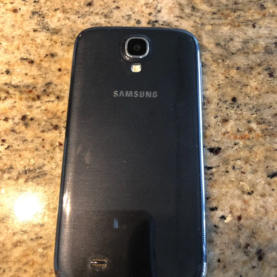 Samsung S4 With Otter Box photo 3