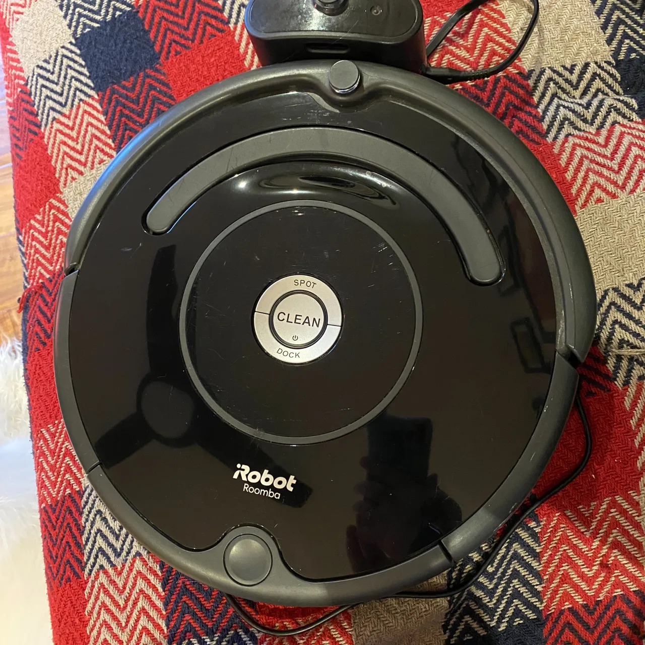 IRobot Roomba 675 model photo 1