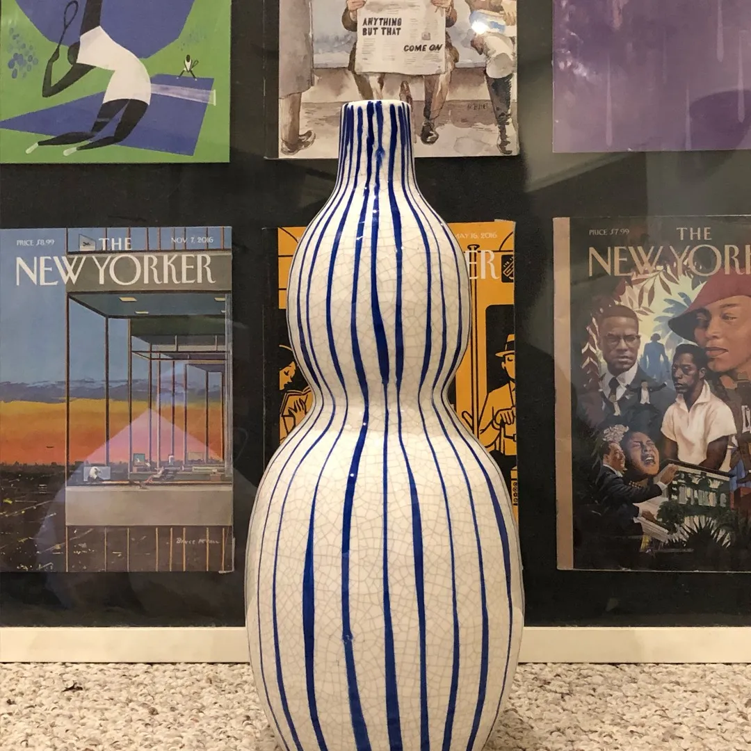 Fancy Porcelain Vase 🍶 photo 1