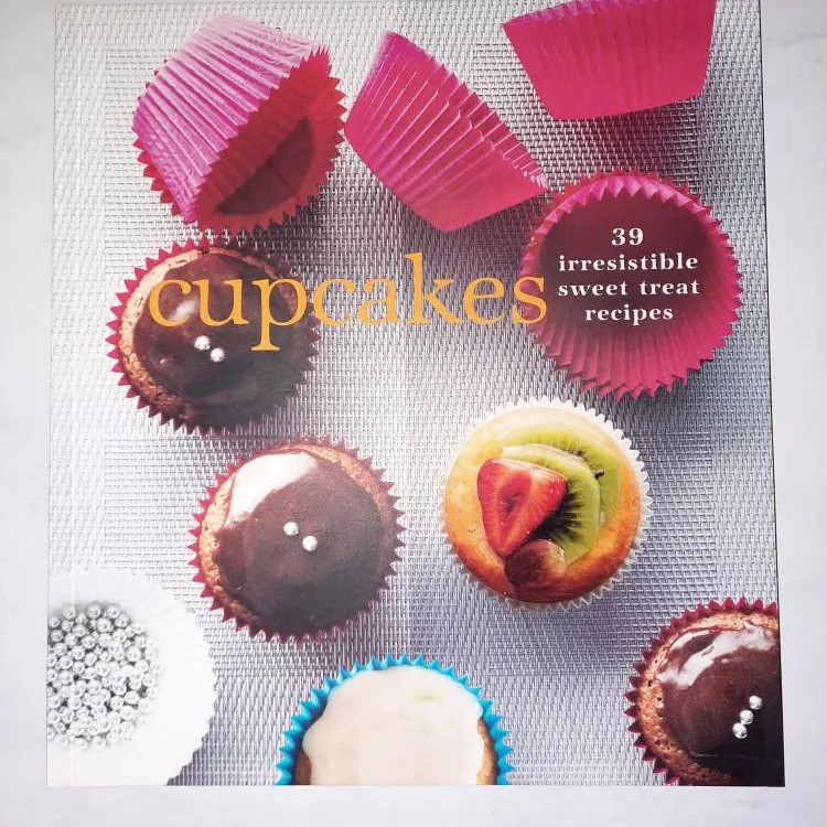 Cupcake Recipe Book photo 1