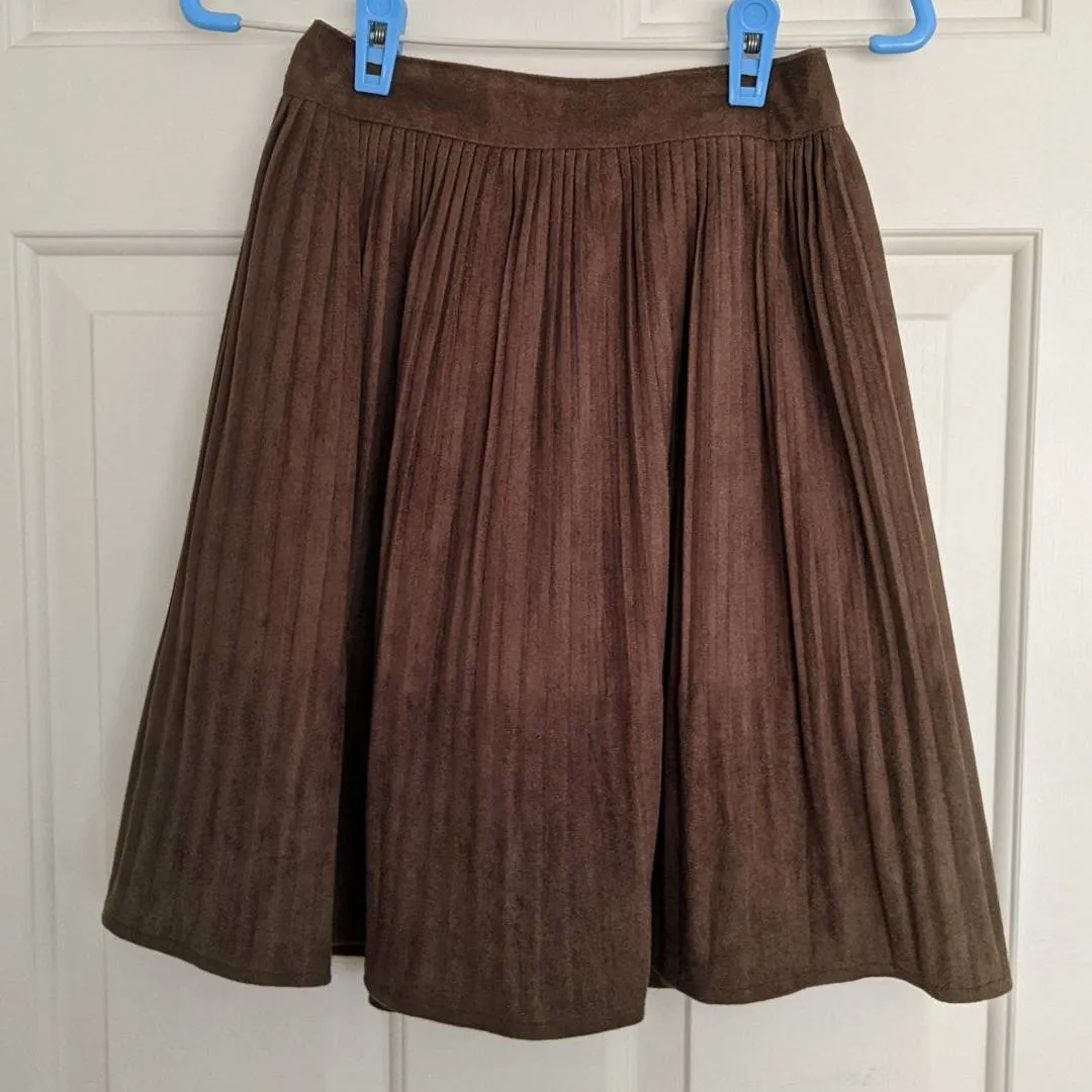 Olive Velvet Pleated Skirt photo 1