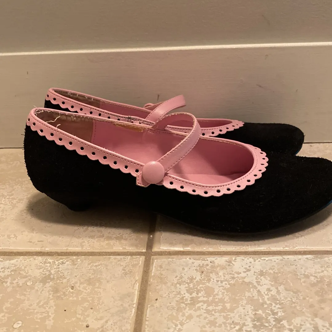 Black & pink suede low kitten heels photo 3