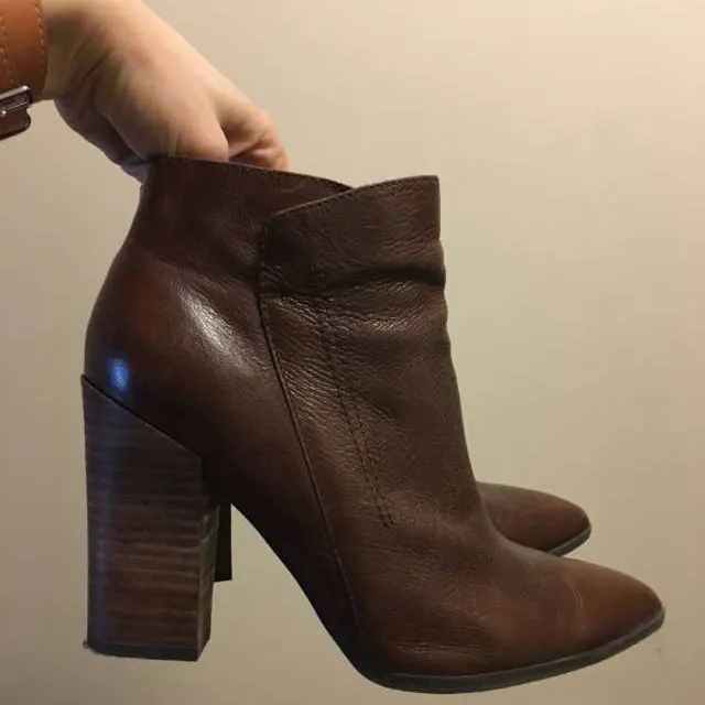 Brown Leather Guess Boots. Size 9. photo 1