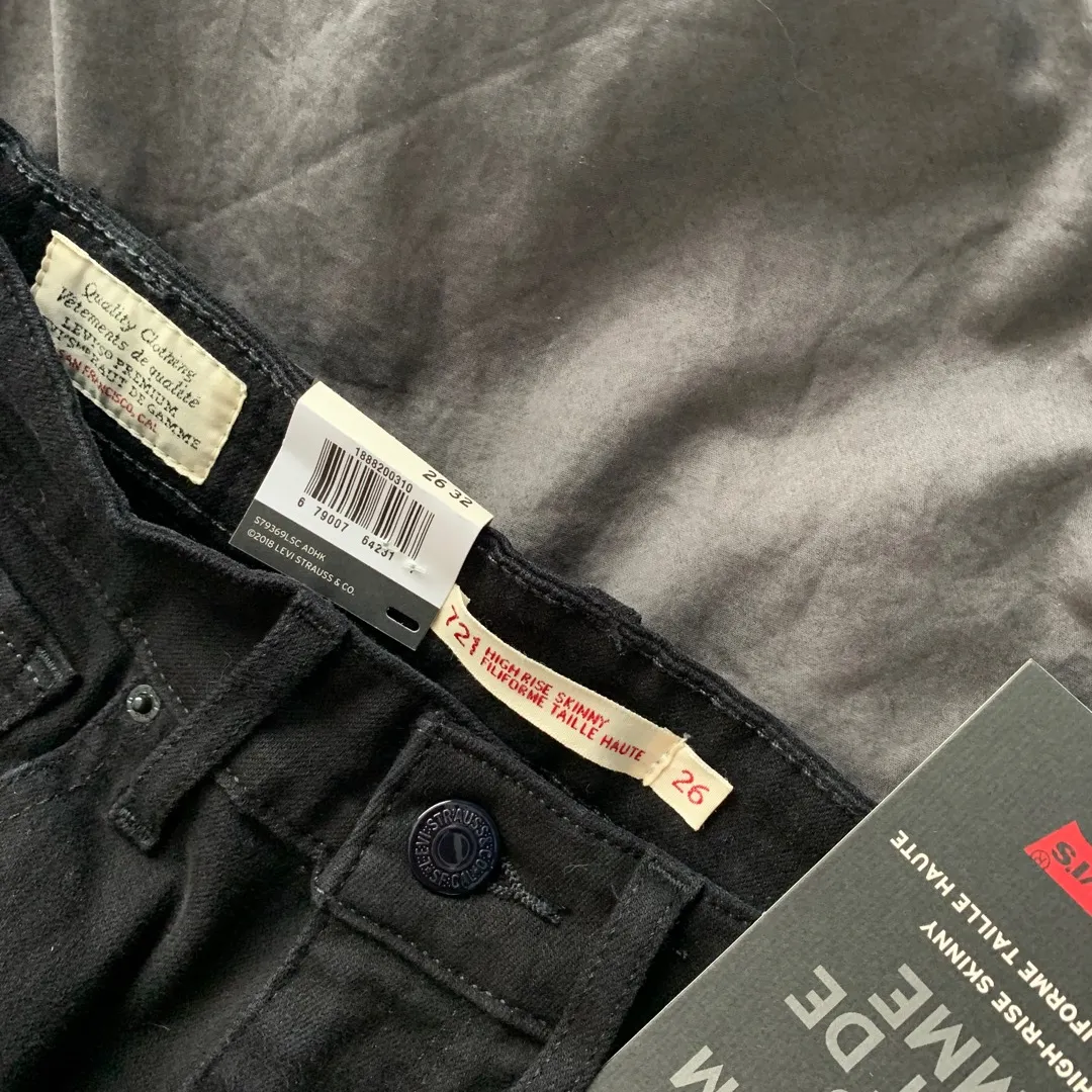 Levi’s 721 high rise black skinny jeans photo 3