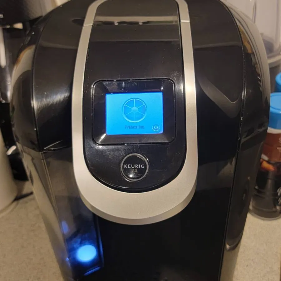 Keurig 2.0 With 38 Coffee Pods photo 1