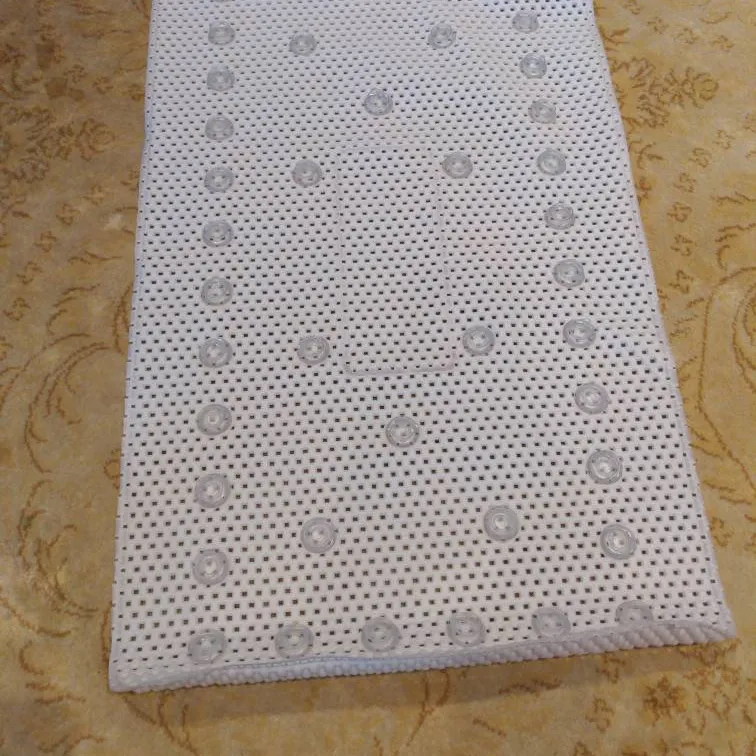 New Bath Mat With Suction Cups photo 3