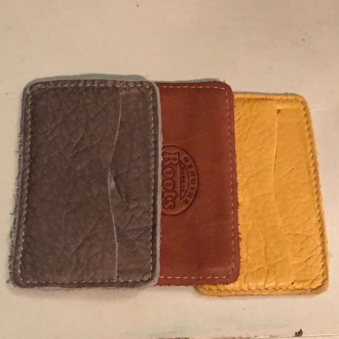 Roots Leather Card Holder photo 1