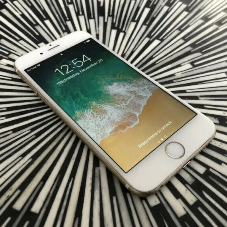 iPhone 6S Gold 128GB Perfect Cond. Original Owner photo 1