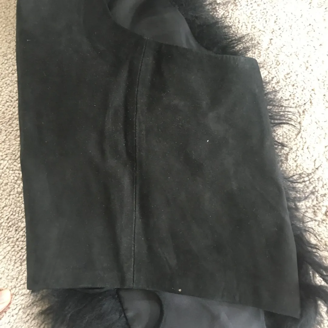 Gap Faux Fur Best With Suede Back Size Small/medium photo 3