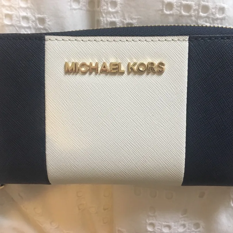 Michael Kors Wallet photo 1