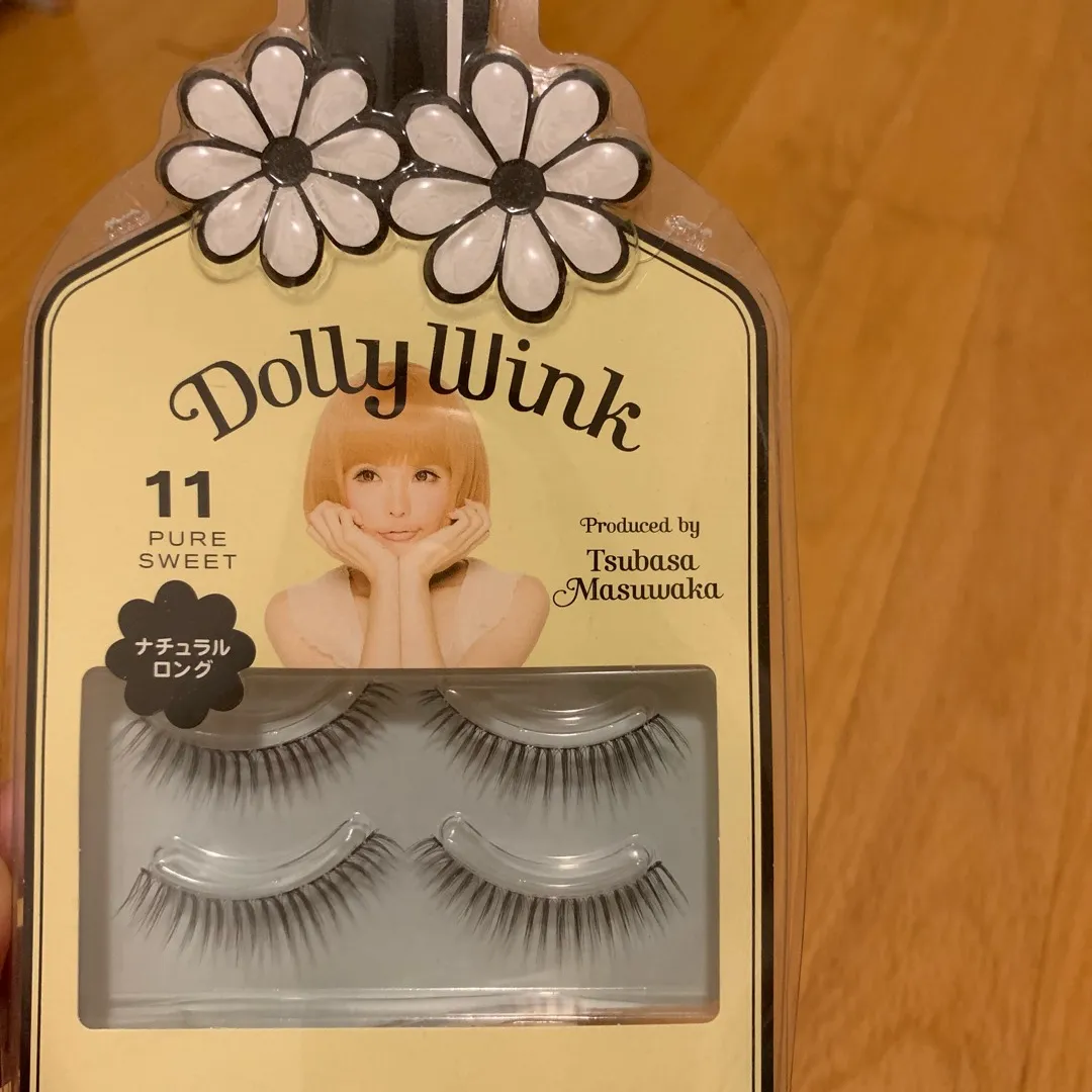 Dolly Wink Fake Eyelashes photo 1