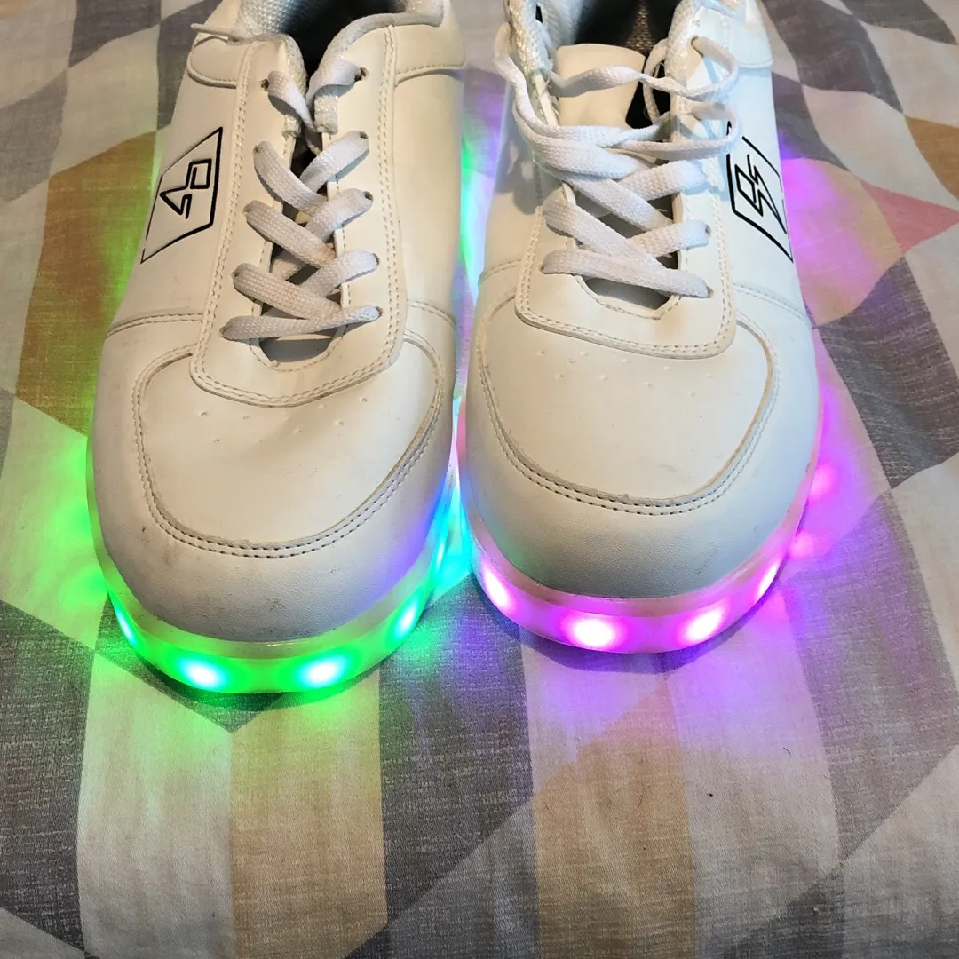 LED Shoes (size 9 men's) photo 4