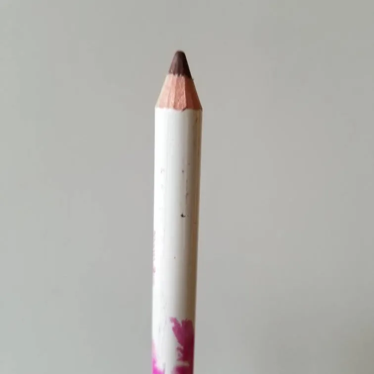 BNIB Eyeliner pencil In chocolate photo 1
