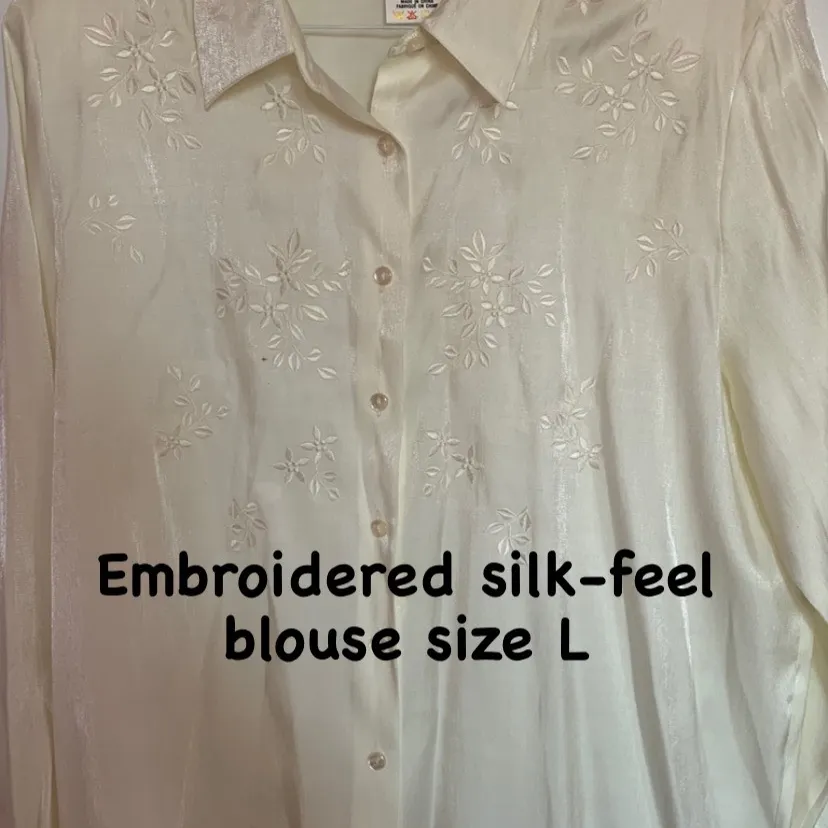 🕊90s Silk-Feel Blouse photo 1