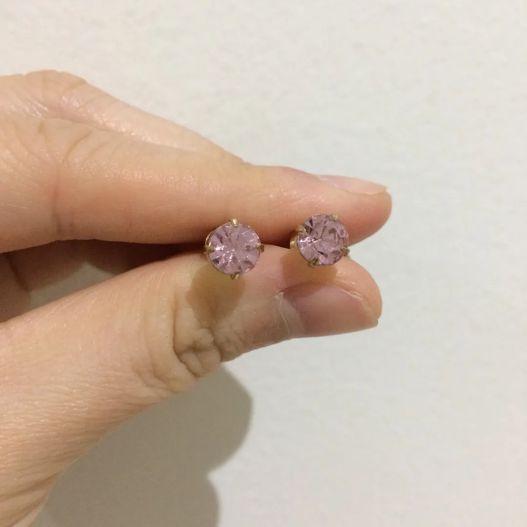BN pink stud earrings photo 1