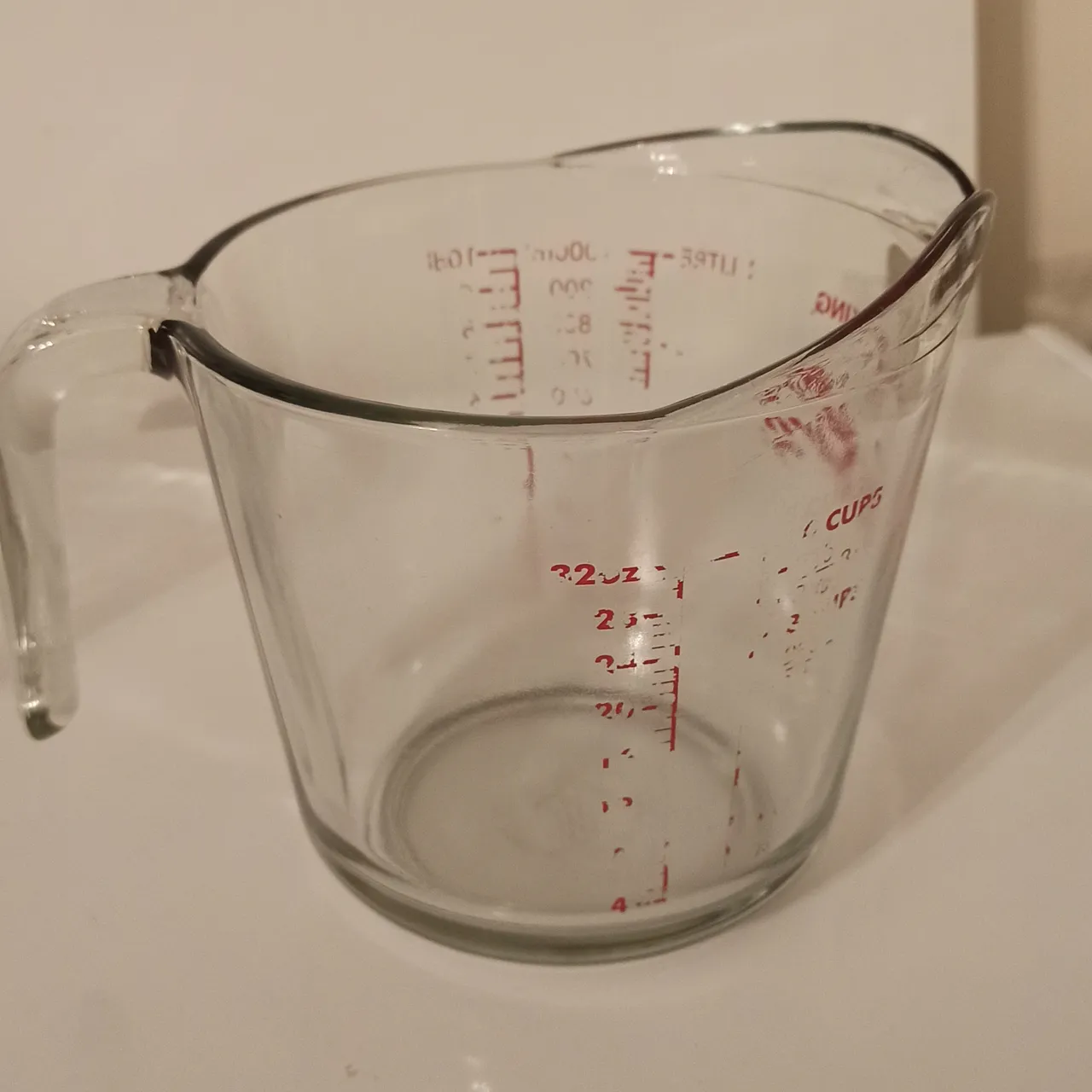 Glass measuring cups photo 4