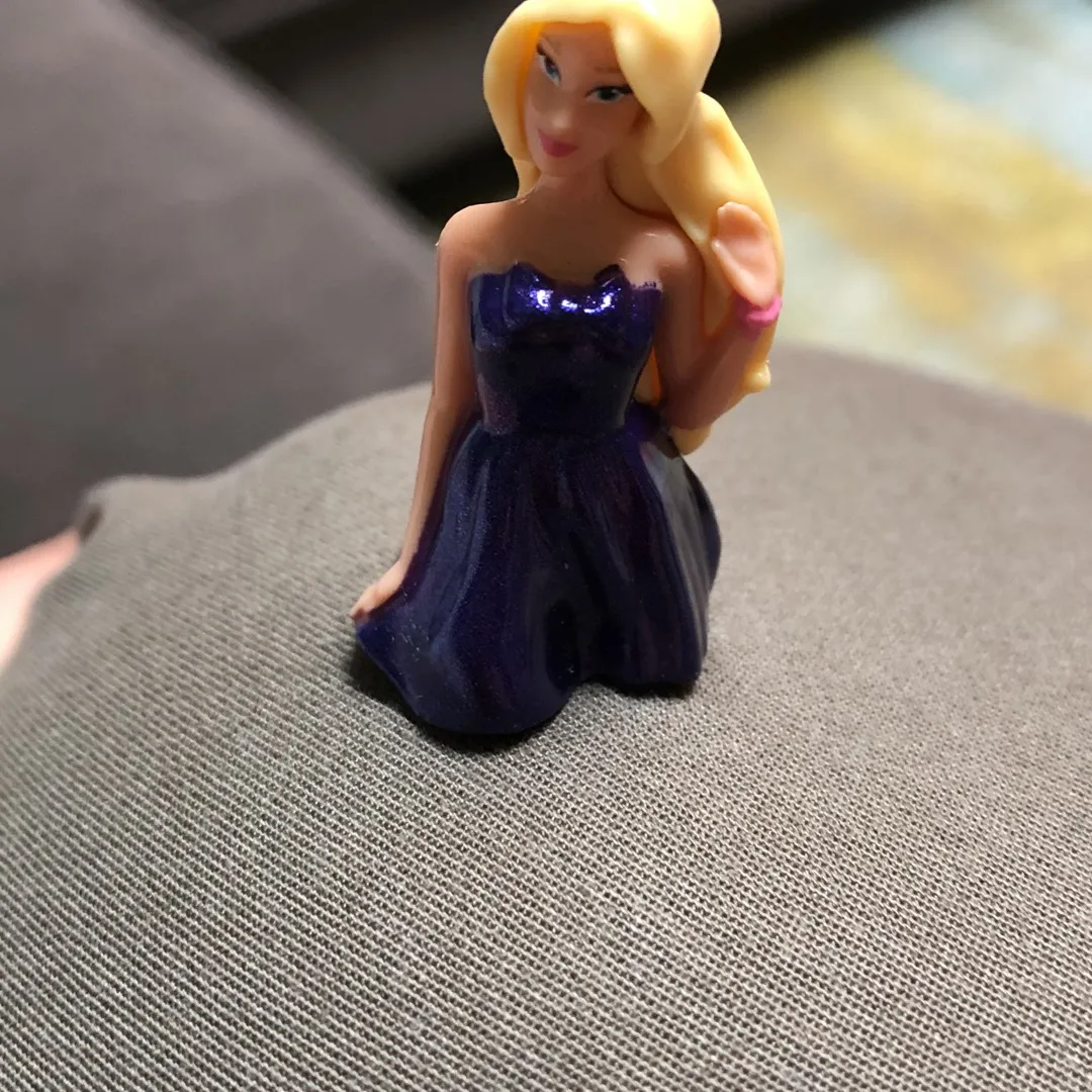 Small Barbie Figure photo 1