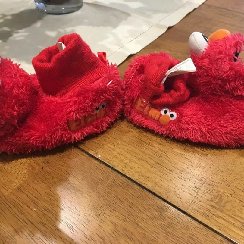 Sesame Street Elmo Slippers - Size 7-8 photo 1