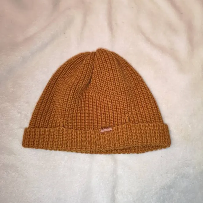 Knit Old Navy Toque photo 1