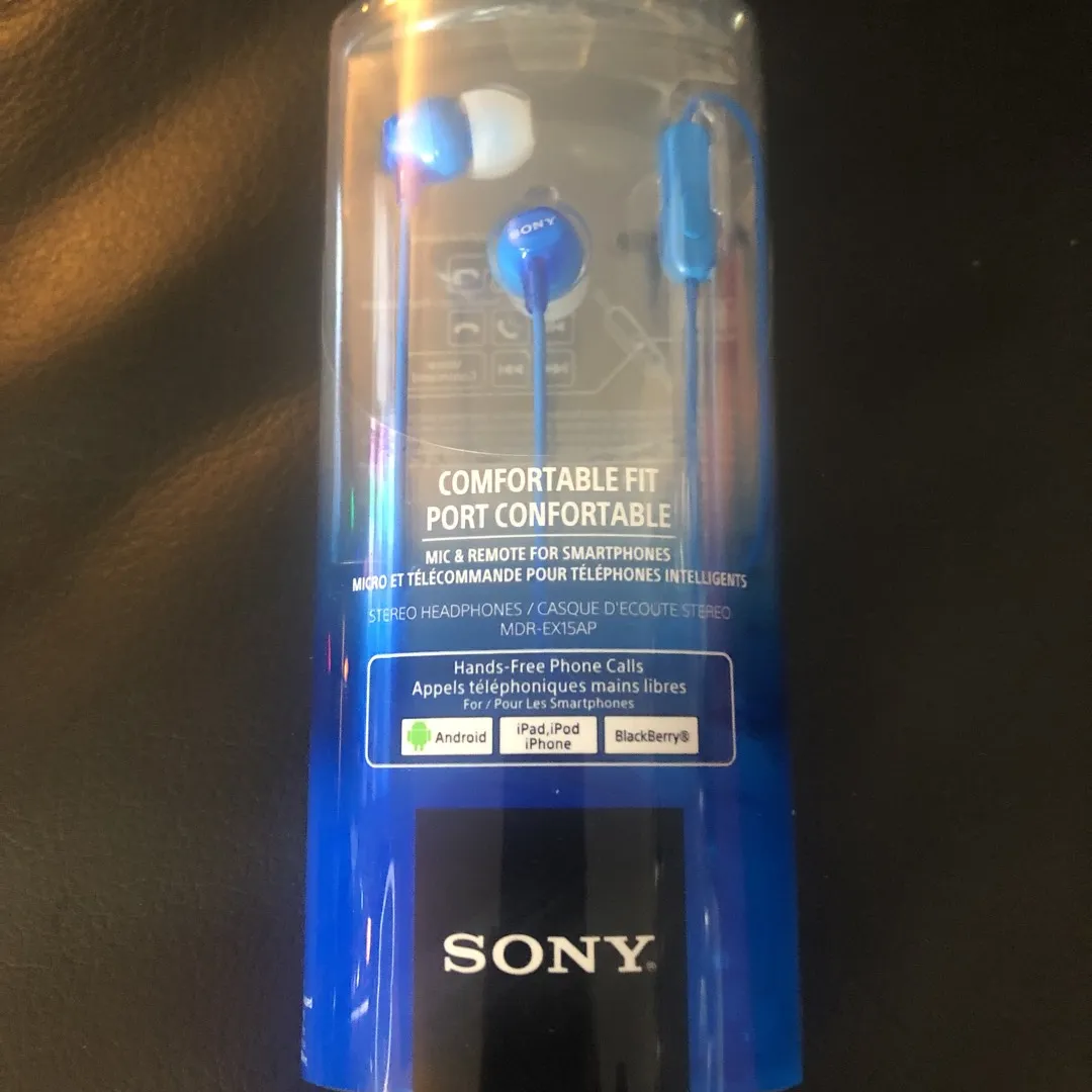 Blue SONY earbuds!! Unopened! photo 1