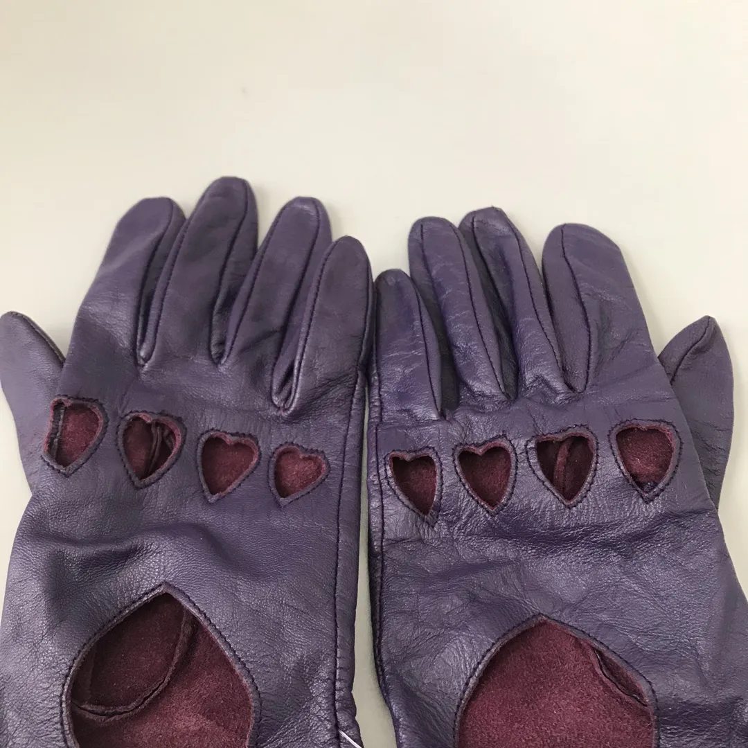 power puff leather gloves photo 1