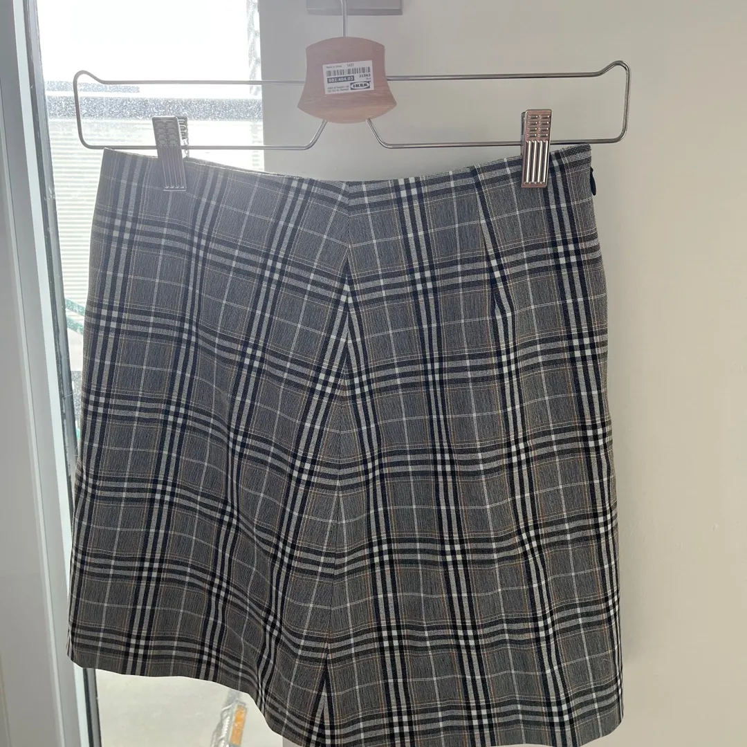Aritzia Plaid Skirt Size 2 BNWOT photo 1