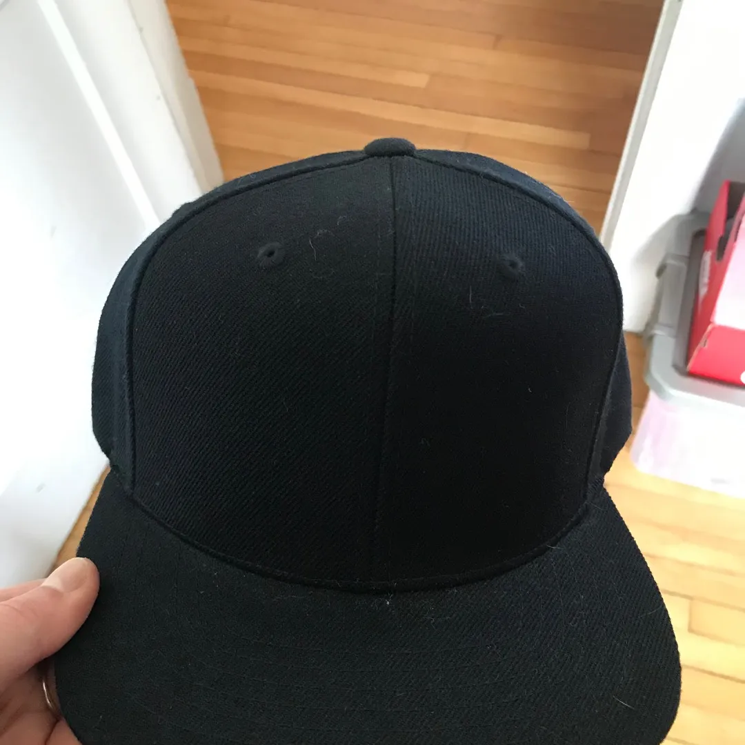 Plain Black Hat photo 1