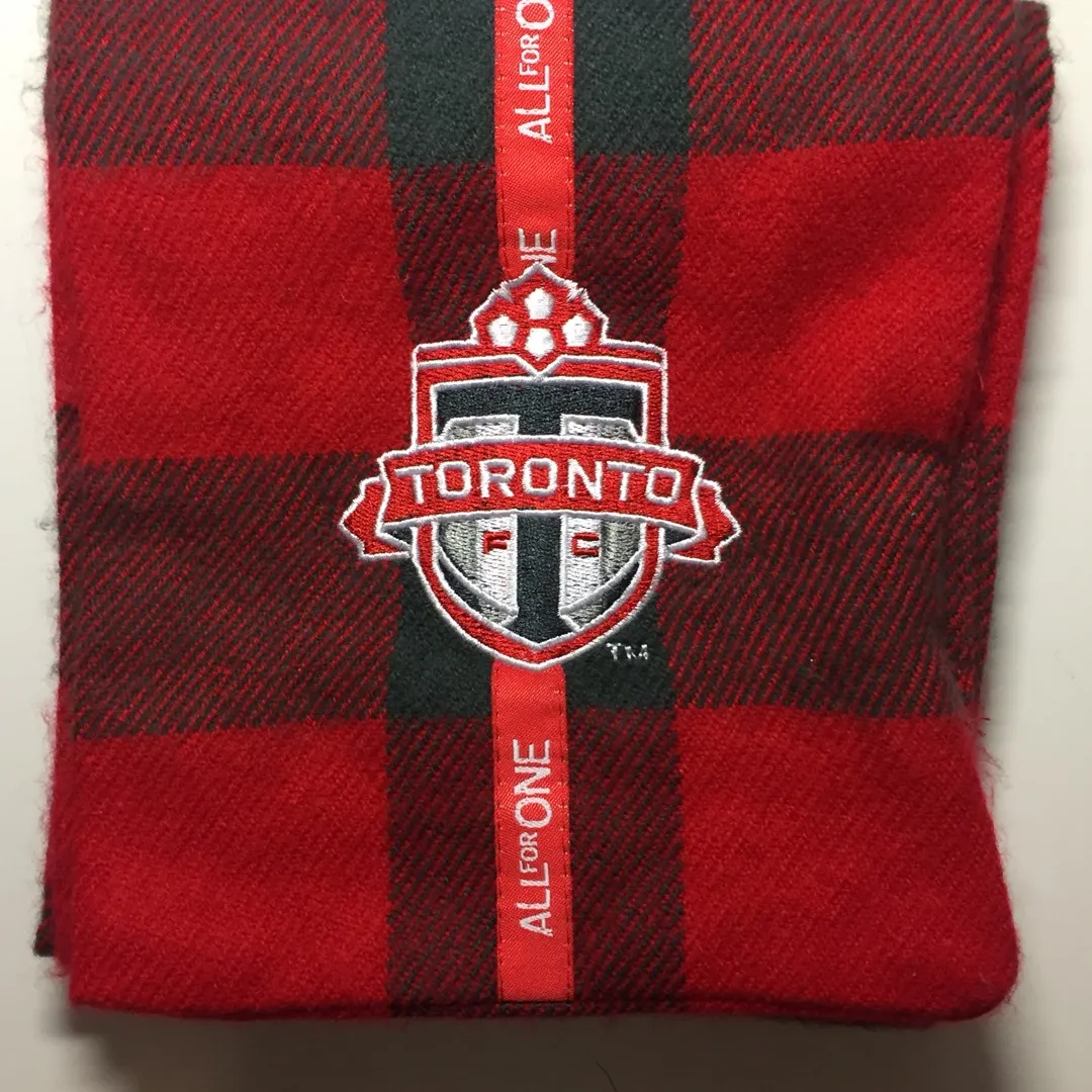 TORONTO FC OFFICIAL SCARF photo 1
