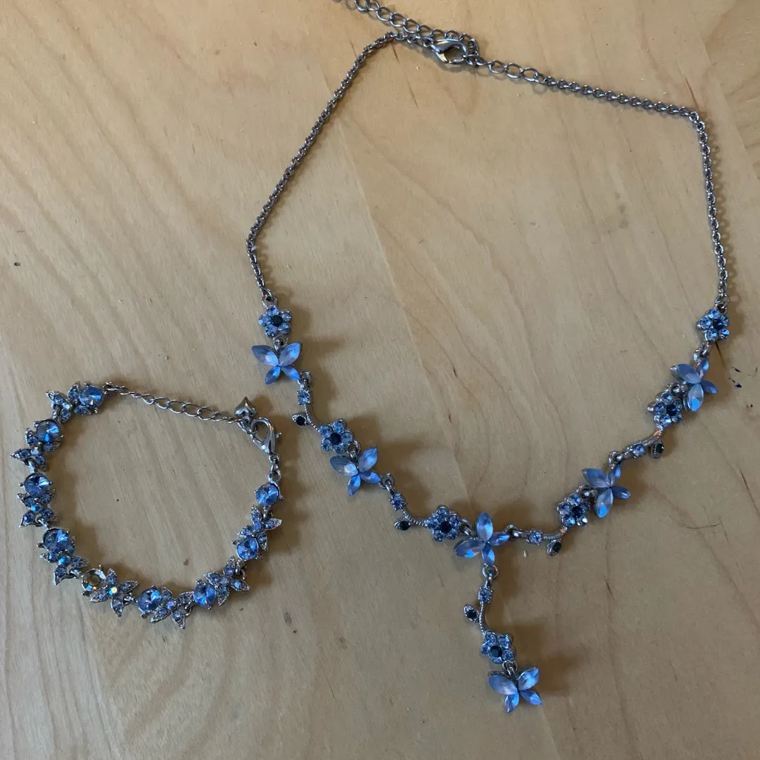 Blue Butterfly Necklace And Bracelet photo 1