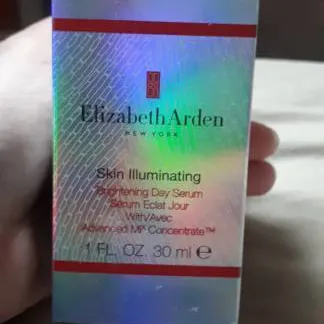 Elizabeth Arden Skin Illuminating Serum photo 1