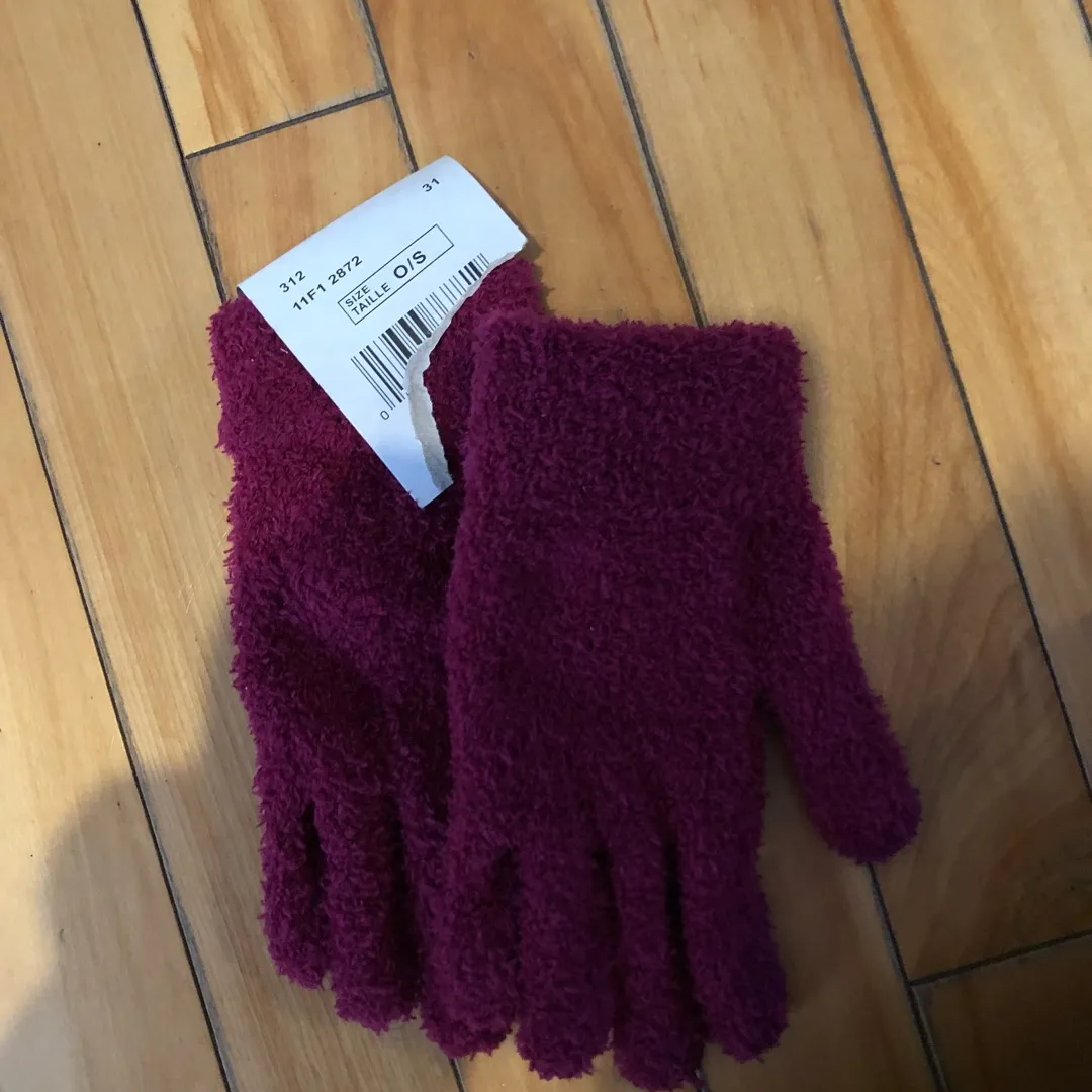 Brand New Fuzzy Gloves photo 3