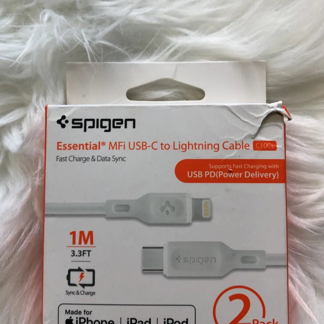 (BNIB) Spigen USB-C to Lightning Cable x2 photo 1