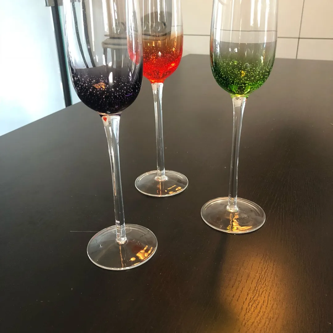 Colorful Champagne 🥂 Flutes ! photo 1