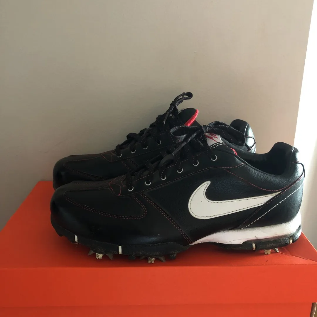 Women’s Nike Golf Shoes- Size 8 photo 5