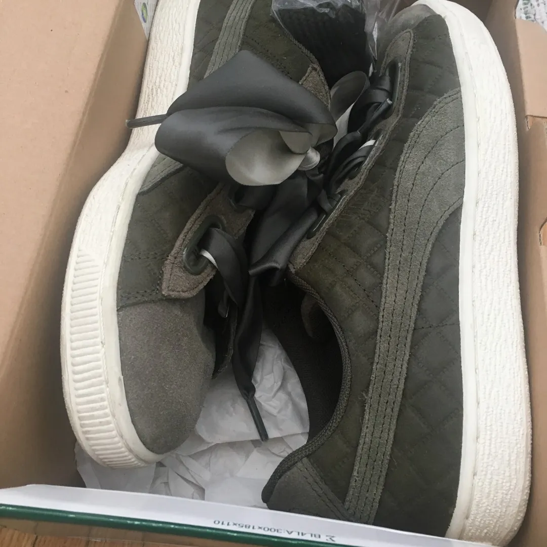 PUMA Suede Heart Quilt Women's Sneakers in Green size 9 photo 9