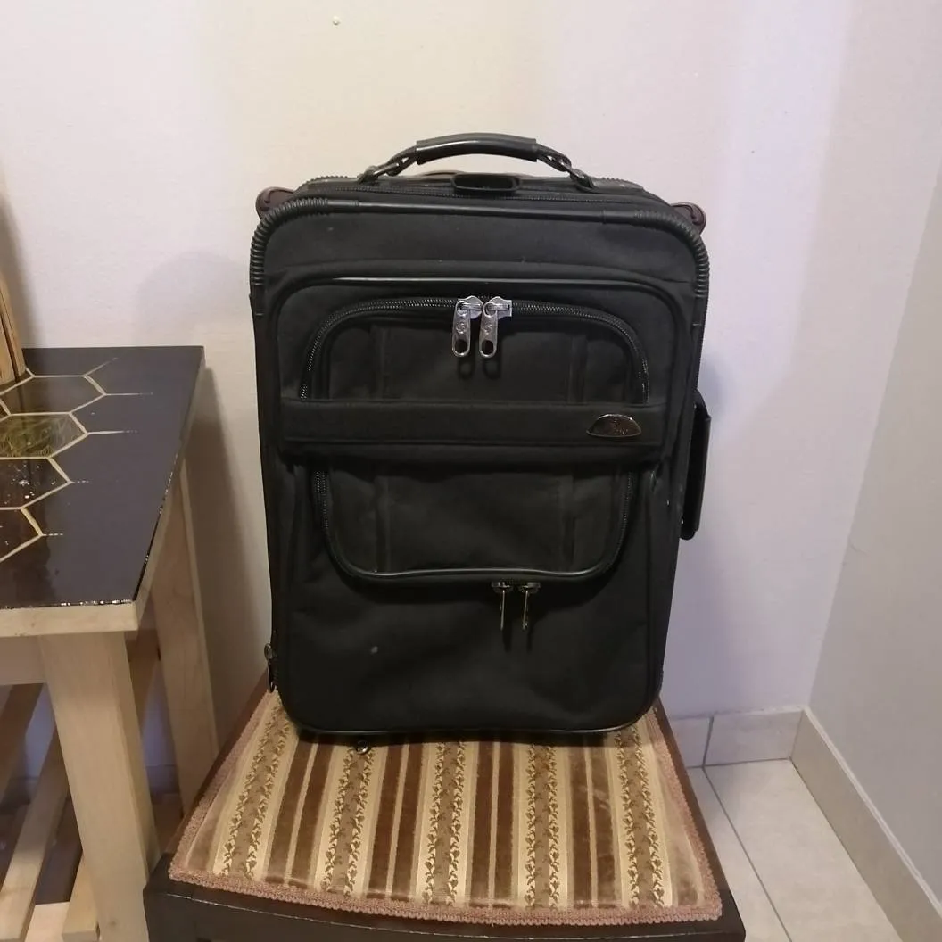 Samsonite Suitcase (carry On) photo 1