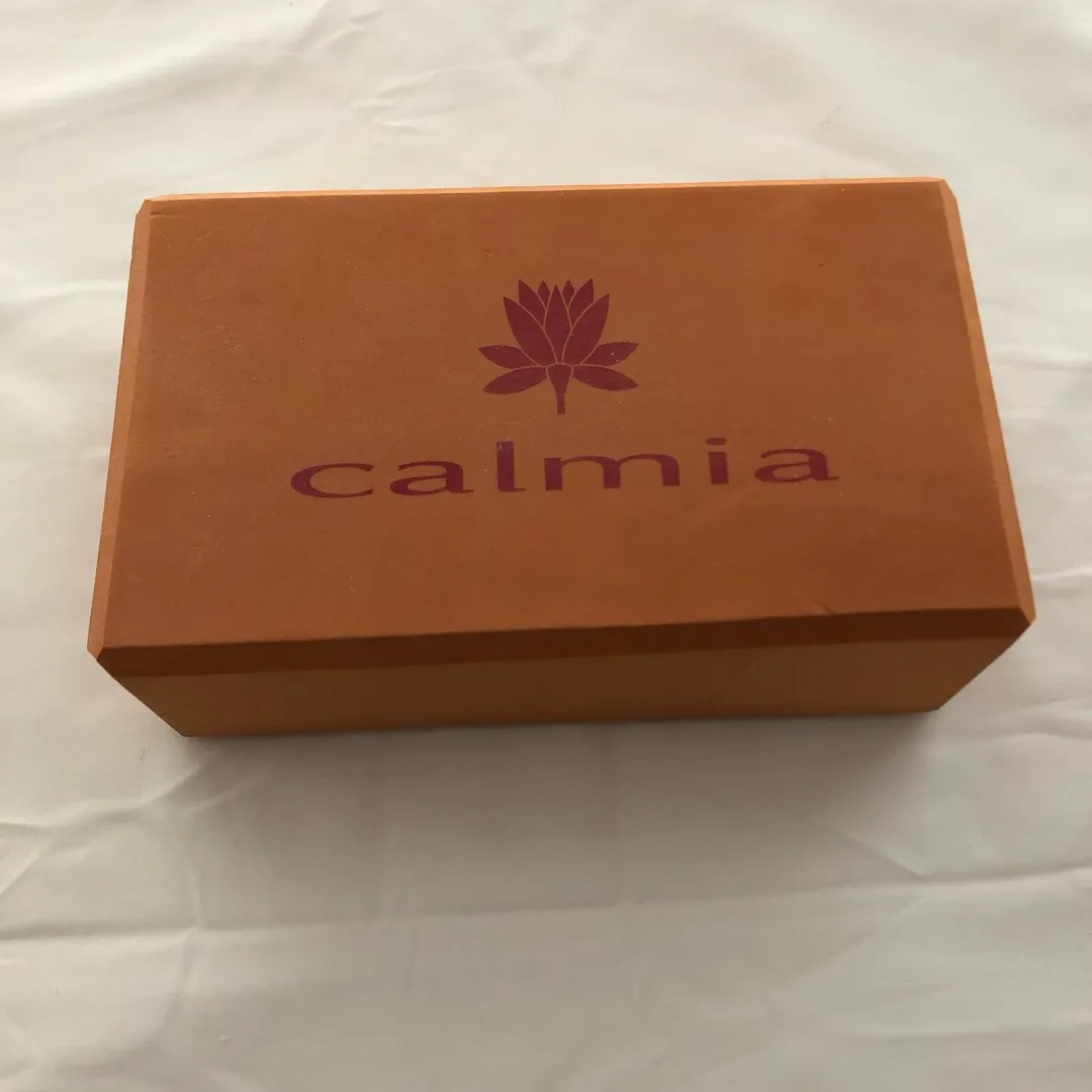 Calmia Lotus Yoga Block photo 1