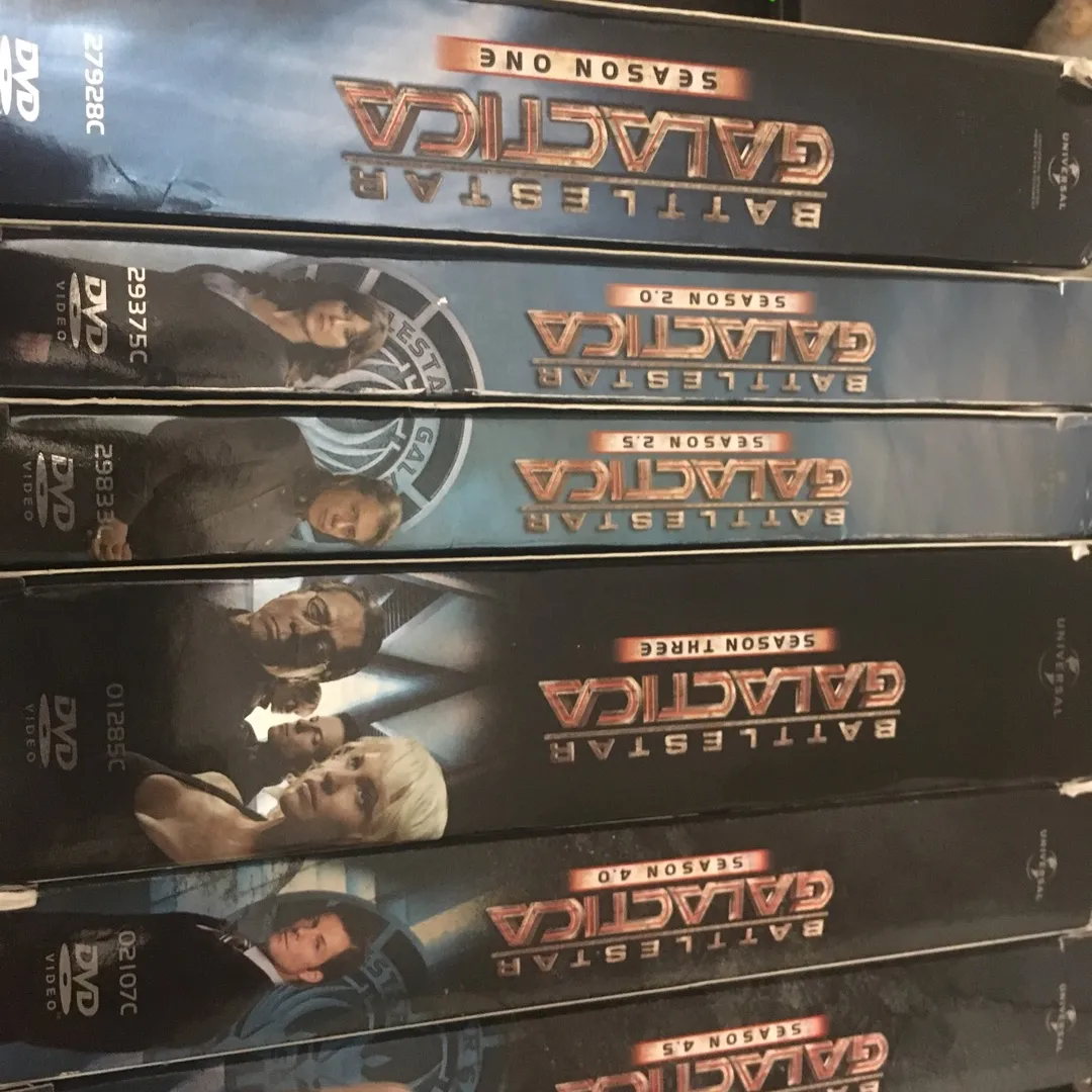 Battlestar Galactica (2005) Complete Series DVD Set photo 1