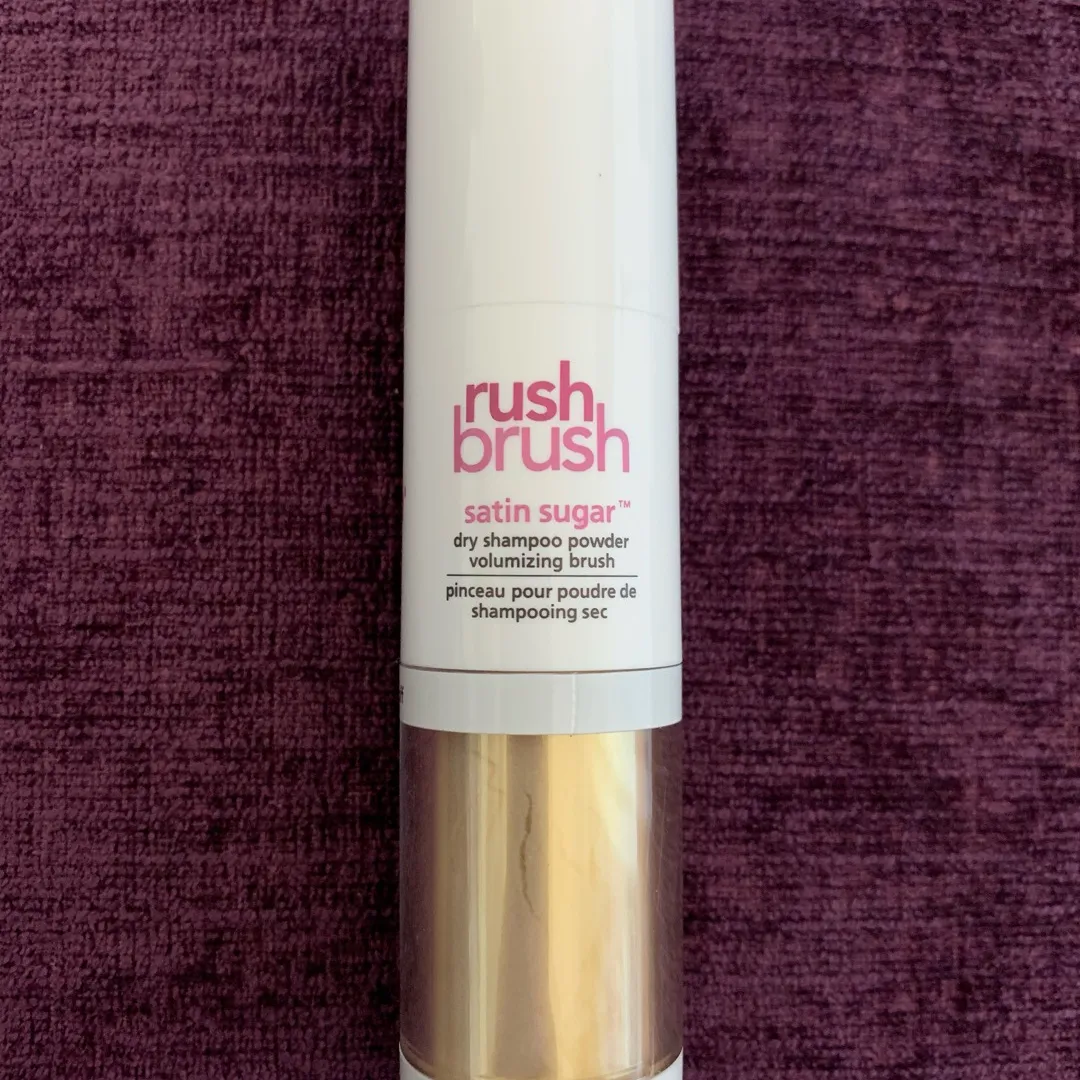 Rush Brush - Dry Shampoo & Illuminating Shimmer photo 1